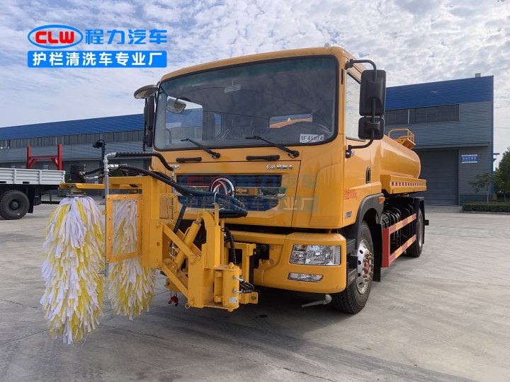 東風(fēng)D9高速護欄清洗車